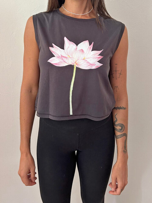 Women's crop T-shirt "Fiore di loto"