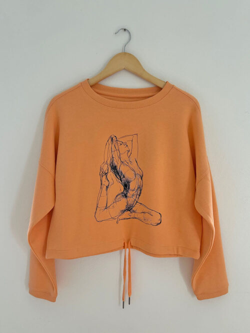 Women's oversize cropped round neck sweatshirt - Pigeon pose